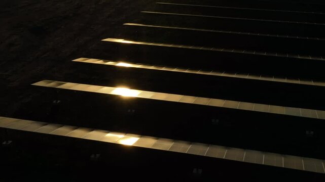 Reflexo do sol nos pain&eacute;is solares