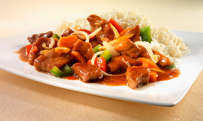 Asia-Schweinefleisch, asiatisch, Tellergericht, Mungobohnen, Paprika, 