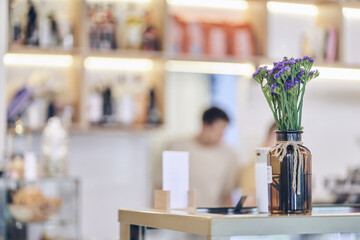 Selective focus on the cafe. The interior of the pub. Restaurant design. There is a place to copy. A blurred image of a coffee shop with a bokeh effect to use as a background. High quality photo