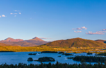 Naklejka premium Scenic View of Dillon Reservoir. Summit County, Colorado