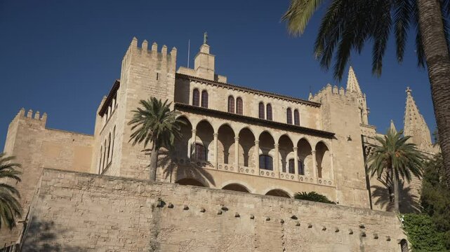View of Cathedral-Basilica de Santa Maria de Mallorca from Parc infantil Dalt Murada, Palma de Mallorca, Majorca, Balearic Islands, Spain, Mediterranean, Europe
