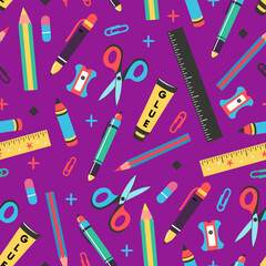 Obraz premium School stationery. School supplies seamless pattern with scissors, pens, pencils, rulers, paper clips, sharpener and glue. Colorful pattern in flat style. Back to school concept. Purple background.
