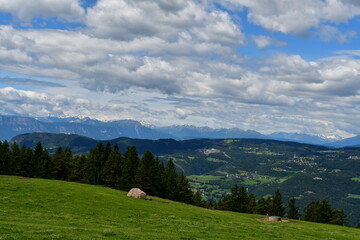 Schöne Landschaft bei Völs am Schlern in Südtirol 