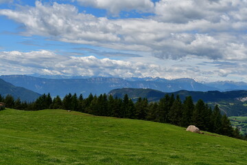 Schöne Landschaft bei Völs am Schlern in Südtirol 