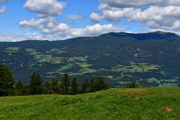 Schöne Landschaft bei Völs am Schlern in Südtirol 