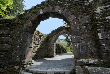 Obraz premium Ireland - Glendalough Double Archway