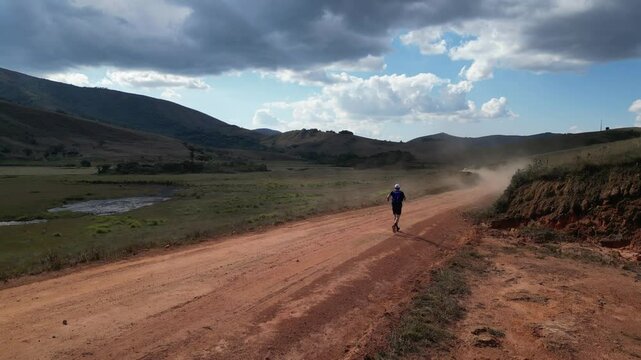 Paisagens Serra Mantiqueira Itamonte Passa Quatro Minas Gerais Brasil Esportes Ultramaratona Corrida Trilha Ciclismo Montanha Natureza Pasto Verde Ecoturismo Aventura Caminhada Rios Floresta Arauc&aacute;ria