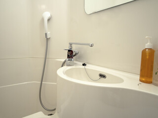 ビジネスホテルのユニットバス