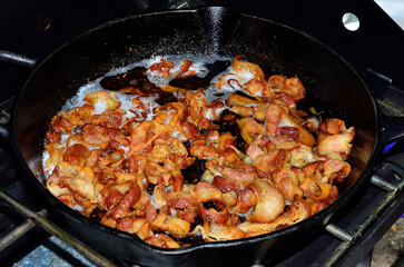 Bacon in a cast iron pan