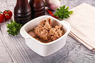 Canned tuna preserve for salad