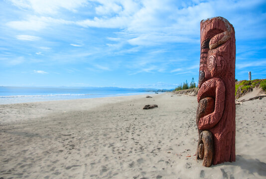 Driftwood Totem on Ohope dunes.