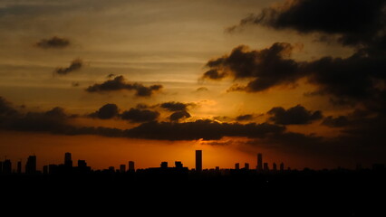 Naklejka premium sunset in the city