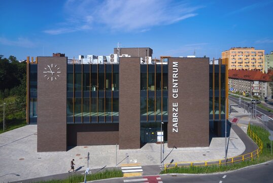Centrum Przesiadkowe w Zabrzu &ndash; przystanek autobusowy Zabrze Centrum, lipiec 2024