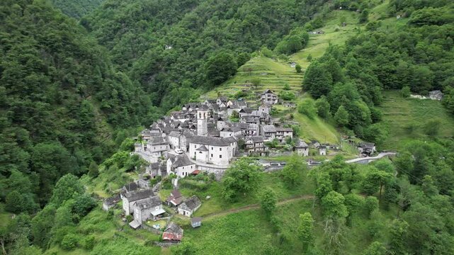 The village of Corippo is located in the Verzasca Valley in Italian-speaking Switzerland and enchants with its old stone houses.