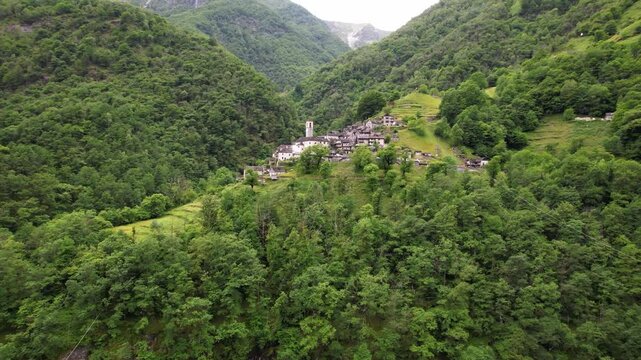 The village of Corippo is located in the Verzasca Valley in Italian-speaking Switzerland and enchants with its old stone houses.