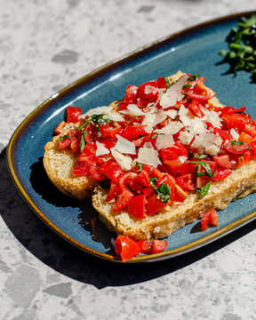  bruschetta end tomatoes and cheese 