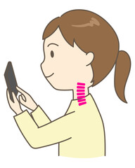 正しい姿勢でスマホを見ている若い女性１