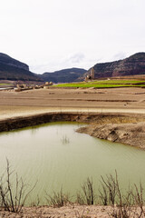 Sequ&iacute;a en el pantano de Sau