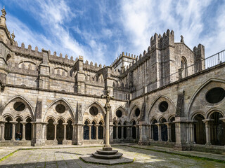 Fototapeta premium Porto Cathedral - Se do Porto, a Roman Catholic church located in the historical center of the city of Porto, Portugal
