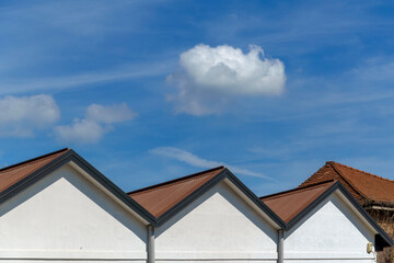 cielo azzero su case bianche