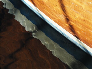 linee sull'acqua