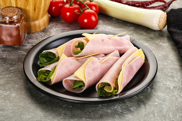 Roll with ham and cheese