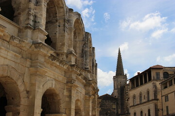 Arènes d'Arles (amphithéâtre romain) et église-couvent des Cordeliers