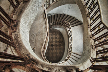 Treppe - Beatiful Decay - Verlassener Ort - Urbex / Urbexing - Lost Place - Artwork - Creepy