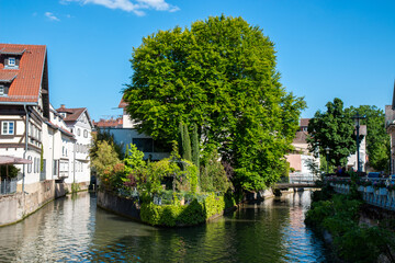 Obraz premium Cityscape of Esslingen am Neckar from Agnesbrücke (bridge) with St. Dionysius (Stadtkirche St. Dionys) Baden-Wuerttemberg (Baden-Württemberg) Germany