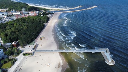 Widok z drona na molo oraz port w Kołobrzegu