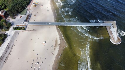 Widok z drona na molo w Kołobrzegu