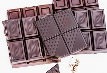 Detailed Close-Up of Dark Chocolate Bars in Horizontal Arrangement