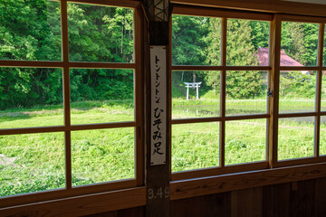 Fototapeta premium 小学校の窓