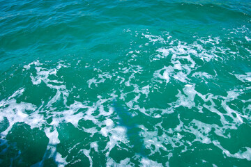 Close up von einer Wasseroberfläche im Meer