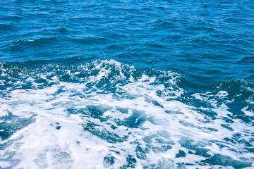 Close up von einer Wasseroberfläche im Meer