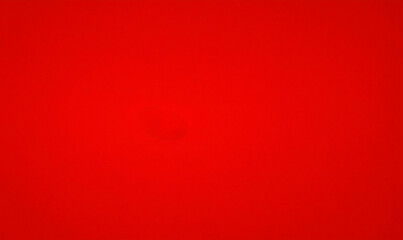 fondo rojo abstracto con bordes grunge negros, formas triangulares en capas transparentes rojas con ángulos y diseño de patrones geométricos en un diseño de fondo moderno y elegante