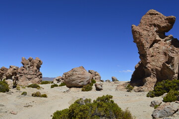 Obraz premium Paisagem com grandes rochas vulcânicas