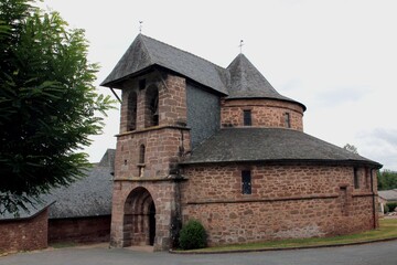 Fototapeta premium Église Saint-Bonnet, de Saint-Bonnet-la-Rivière ( Corréze)