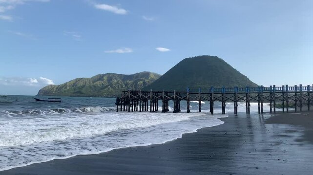 Calm waves crashing on Bita Beach. Recommendations for holidays in Ende, East Nusa Tenggara, Indonesia