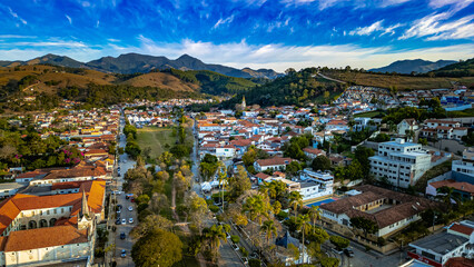 Passa Quatro Paisagem Sul De Minas Gerais Maria Fuma&ccedil;a Trem Tur&iacute;stico Serra Da Mantiqueira Natureza Colinas Verdes Campos Tranquilos Aldeias Pitorescas Rios Trilhos Ferrovi&aacute;rios Esta&ccedil;&otilde;es Hist&oacute;ricas
