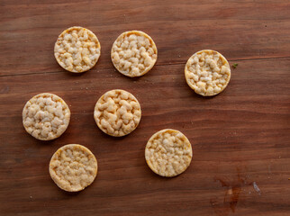 Galletas de crema agria y cebolla. Sour cream and onion cookies. Vista cenital.
