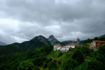 Iglesia de San Pedro (Alles)
