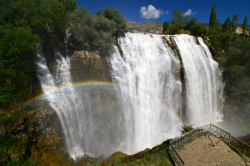 Fototapeta premium Tortum Waterfall, located in Erzurum, Turkey, is the largest waterfall in the country.