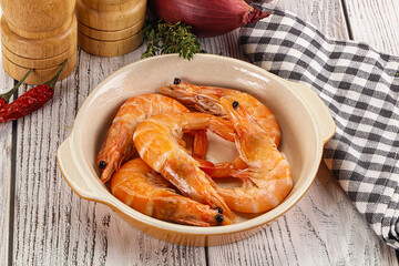 Gurmet king prawn in the bowl