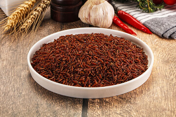 Red raw dry rice gor cooking