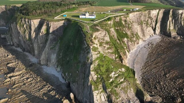 Faro Cabo Busto del Condejo del Valdes en Asturias