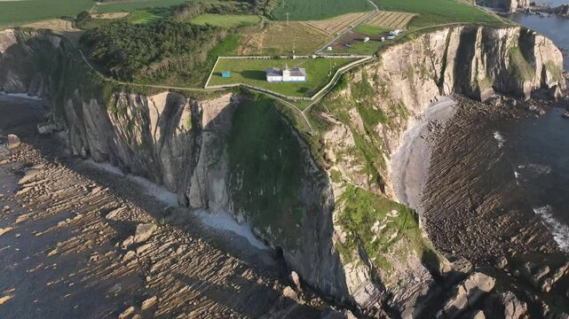 Faro Cabo Busto del Condejo del Valdes en Asturias