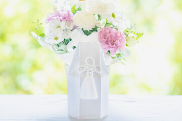 ペット用の骨壷 お葬式、お悔やみの花束