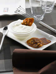 Arroz con leche y galletas de caramelo. Rice pudding and caramel cookies.