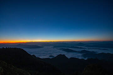 The previous light lit up a beautiful and memorable atmosphere.